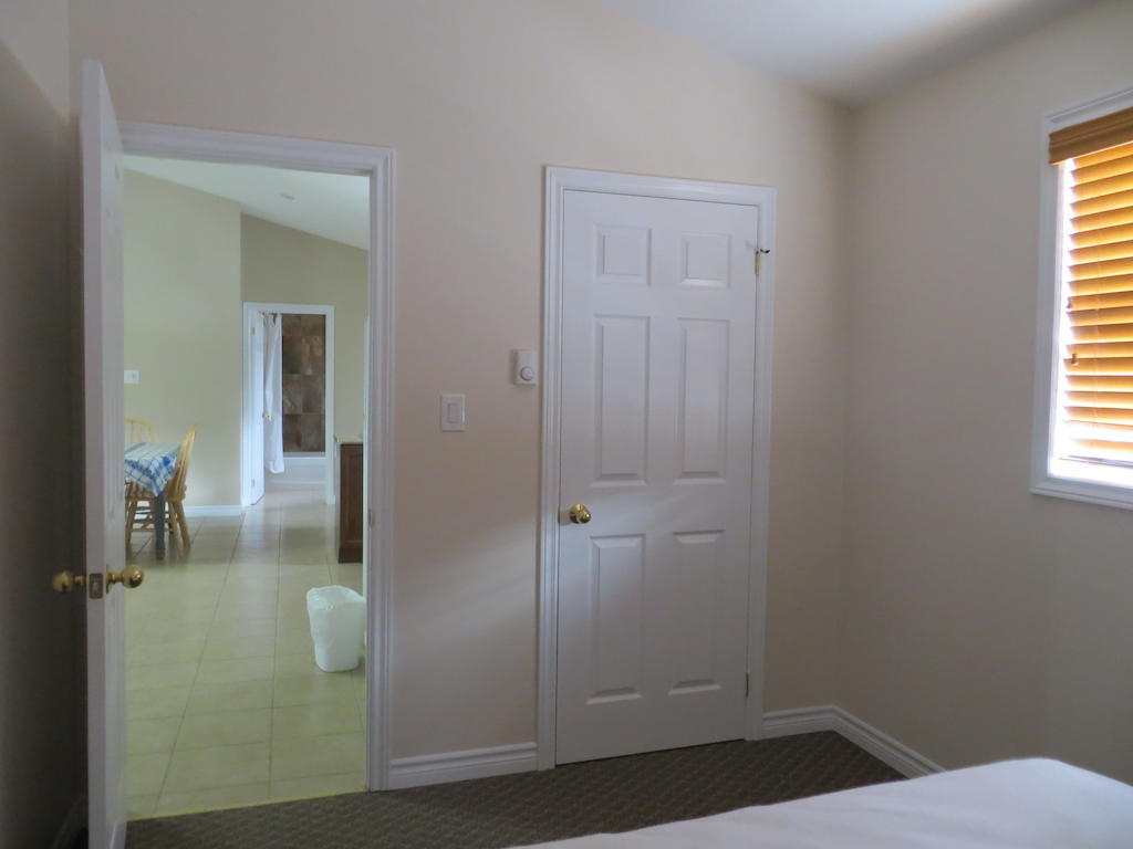 Halls Cottages Honey Harbor Экстерьер фото